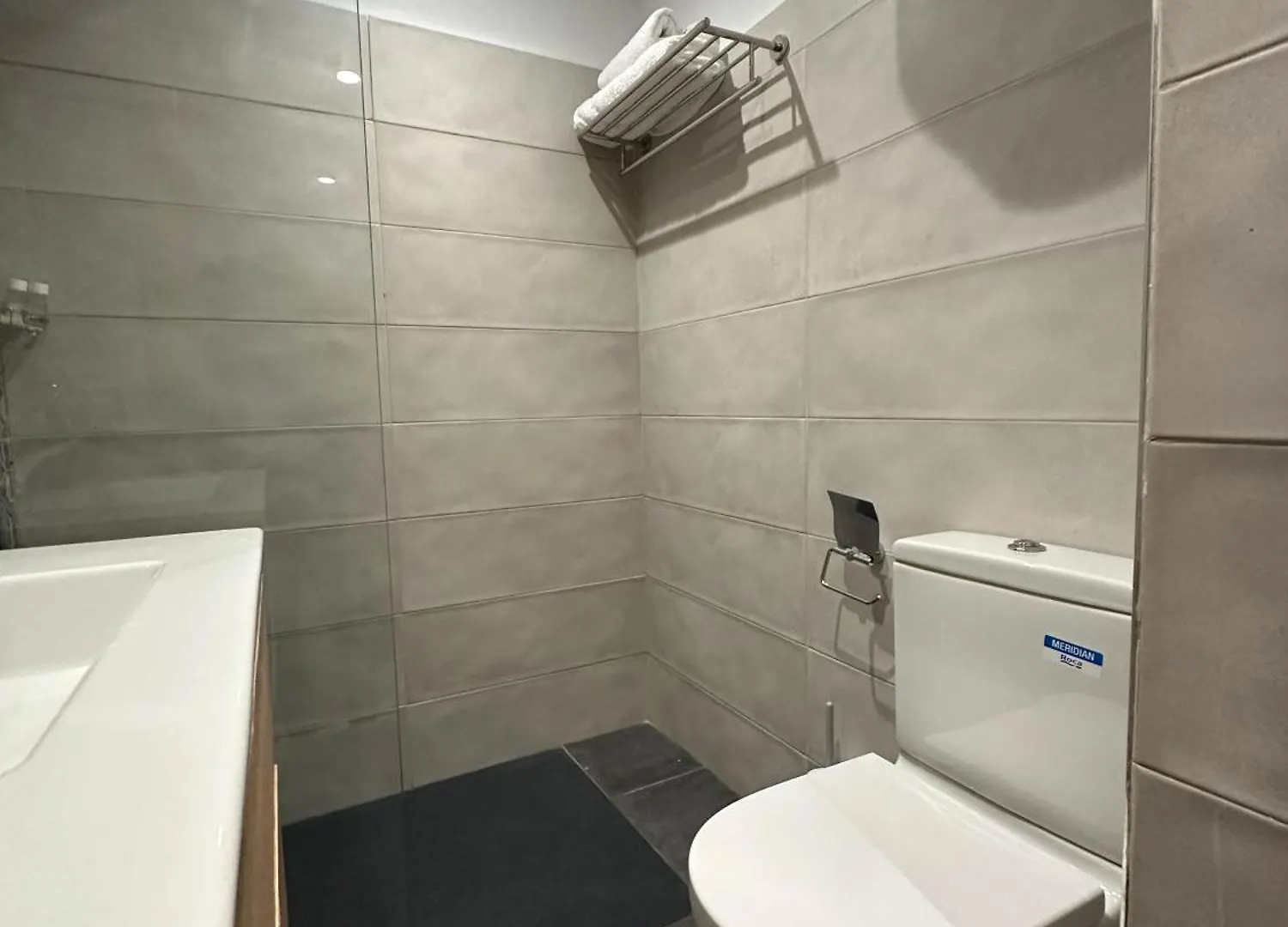 Appartement Lumineux Bien Equipe Derriere Hotel Idou Anfa Pas De Vis-A-Vis Casablanca Morocco